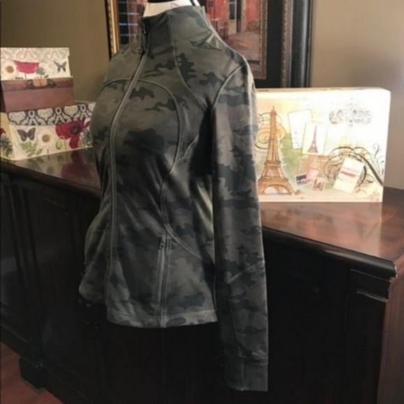 Lululemon Forme Jacket-Savasana Green Camo, Sz 12 - Picture 4 of 7